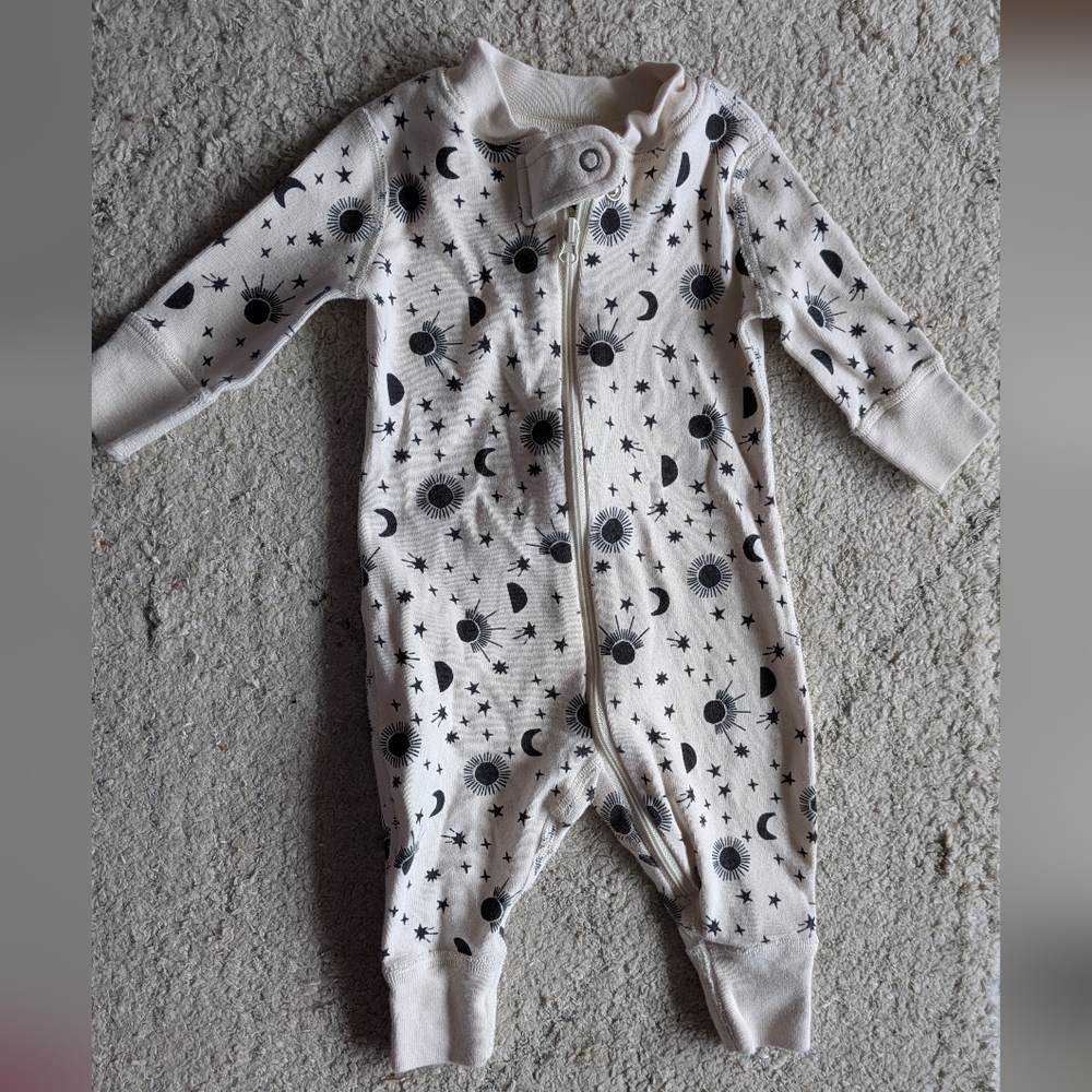 Hanna Andersson Black and Cream Celestial Footie